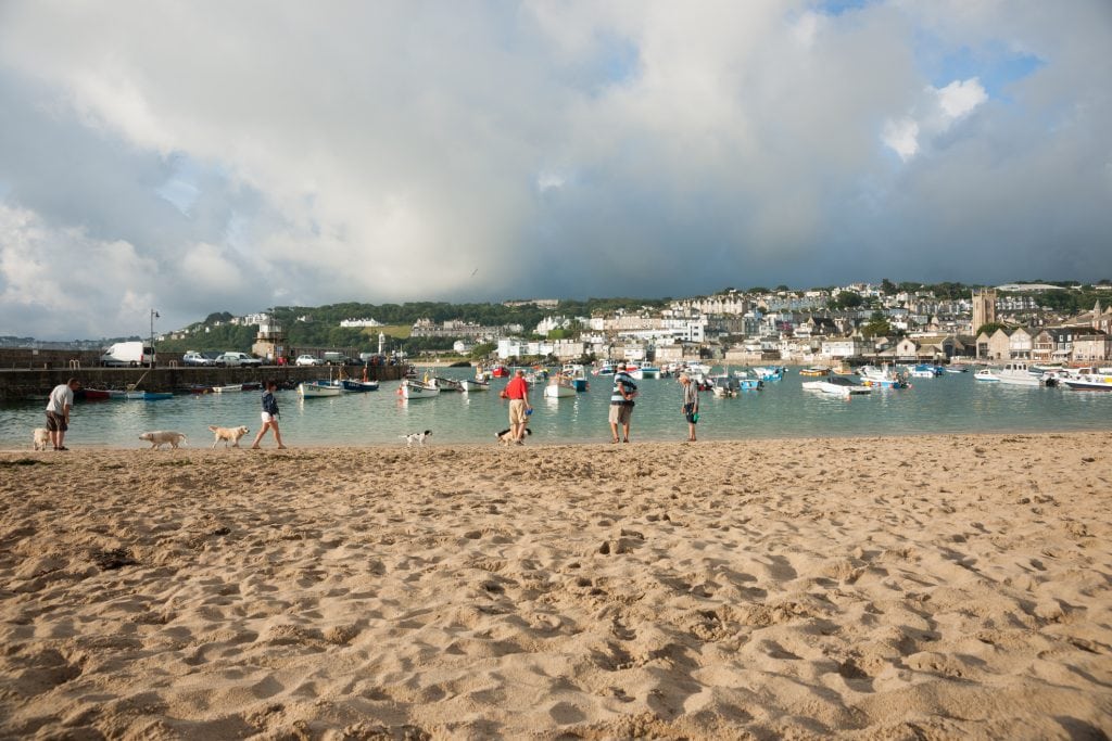 Dog Friendly Pubs St Ives, Beach Walk