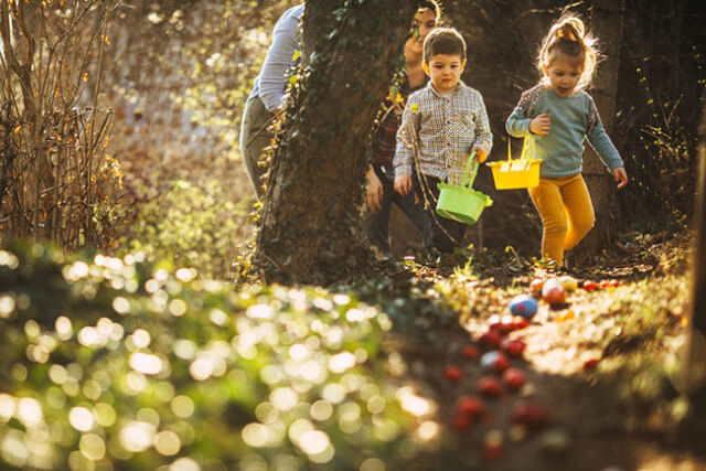 Easter-Activities-in-Cornwall-Toddlers-egg-hunting