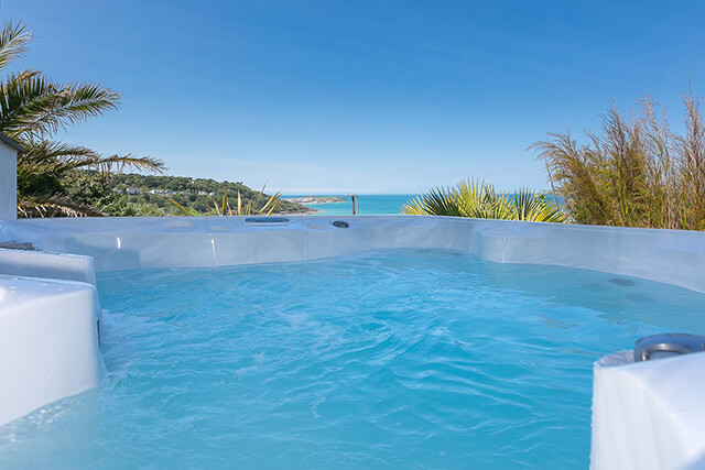 holiday cottage with hot tub and view of st ives.