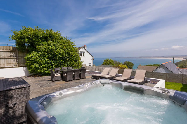 Hot tub at Fernhill Lodge, St Ives